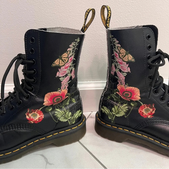 Dr. Martens 1490 WB Wild Botanics Floral Black Combat Boots Size 6 Womens - Picture 3 of 8